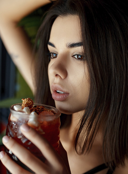 Пить вместе с девушкой